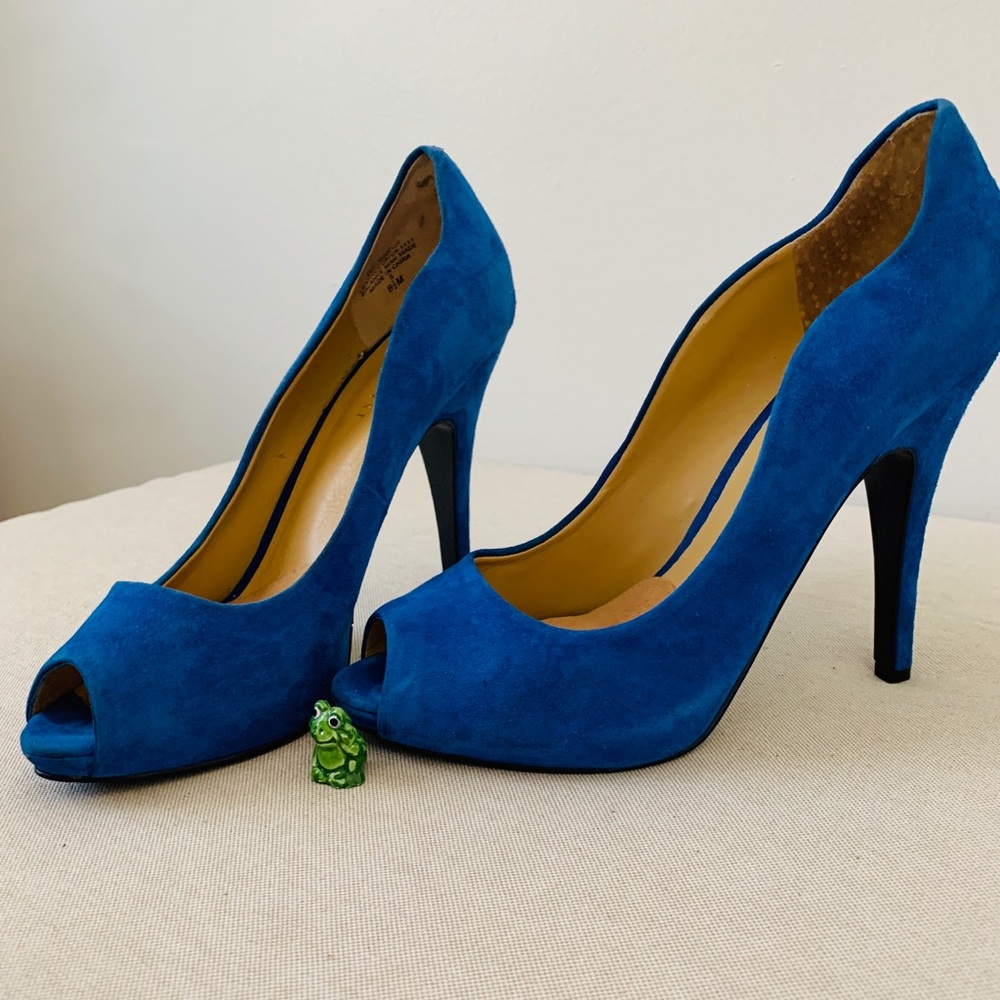Nine West Royal Blue Suede Peep Toe Heels 4”